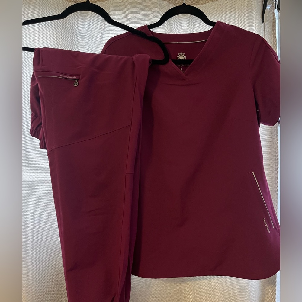 Helping Hands Scrubs Set, bottom size Small, Top size Small (worn 3 times)
